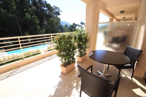 Μπαλκόνι ή βεράντα στο Hôtel et Résidence Costa Rossa