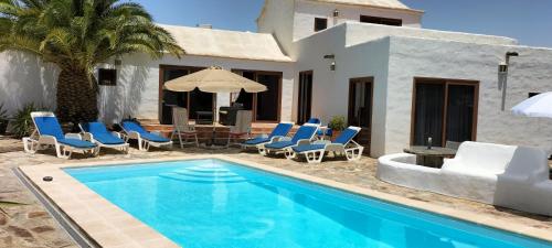 Casa Maja, luxury villa, large heated pool, aircon, all bedrooms en-suite