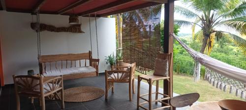 Κήπος έξω από το HABITATION BIOCHE