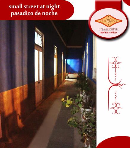 a small street at night pasadena doote at Casona Moya in Arequipa