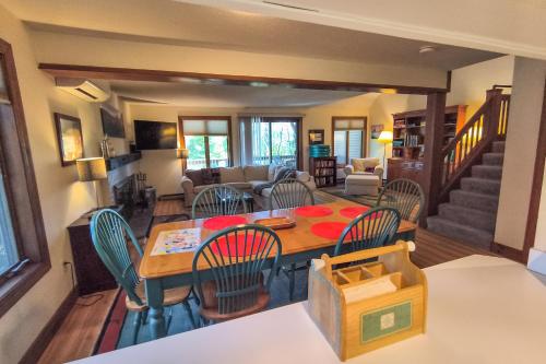 Un lugar para sentarse en Saltbox 12F
