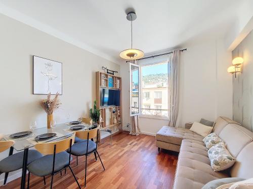 Nestor&Jeeves - FEI HOME - Port - Modern
