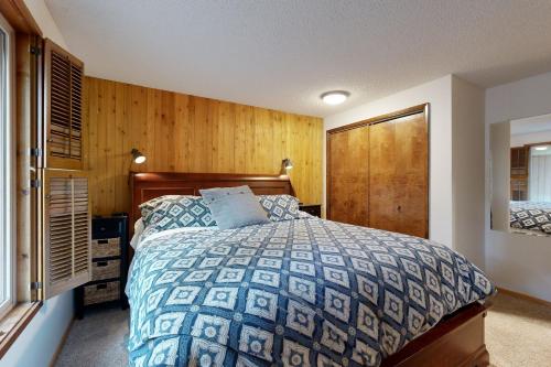 Ein Bett oder Betten in einem Zimmer der Unterkunft Spring Homesite #3