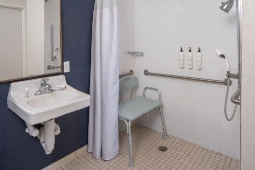 Ванная комната в Fairfield Inn & Suites by Marriott Fort Myers Cape Coral