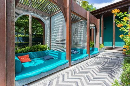 Posezení v ubytování La Habana Hua Hin by MKC Leisure Host