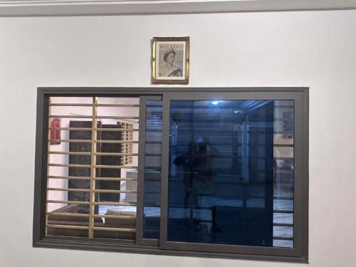 Sleep6-PrivateGarden-OffStreetParking-AirCon Kasoa