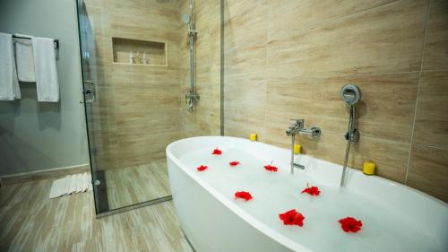 Ένα μπάνιο στο Dream of Zanzibar Resort & Spa - Premium All Inclusive