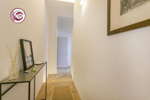 C M Civitas Leonina Luxury