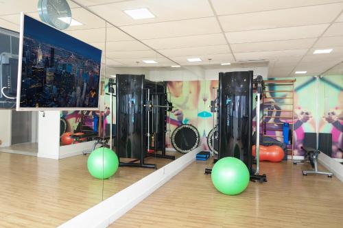 Fitness centrum a/nebo fitness zařízení v ubytování NB Hoteis