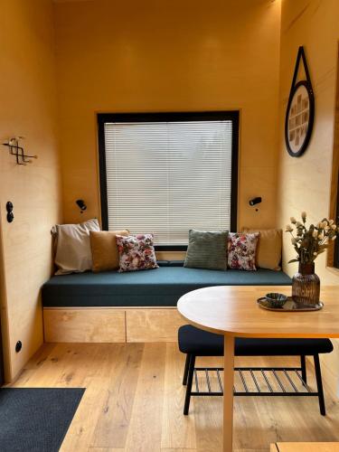 Posezení v ubytování Czech Tinyhouse Lasówka