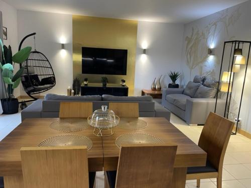 Cactus Gold Vila Verde