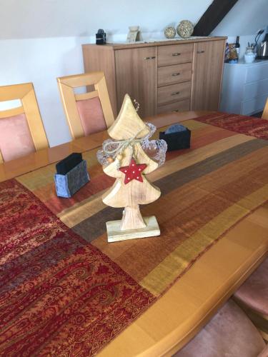Fotografie z fotogalerie ubytování Neu renovierte Wohnung in Alter Schule v destinaci Hattgenstein