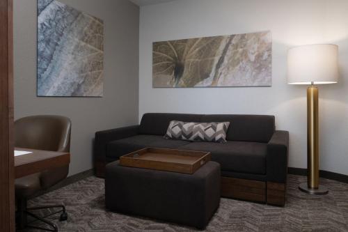 SpringHill Suites by Marriott Orlando at FLAMINGO CROSSINGS Town Center-Western Entrance Image