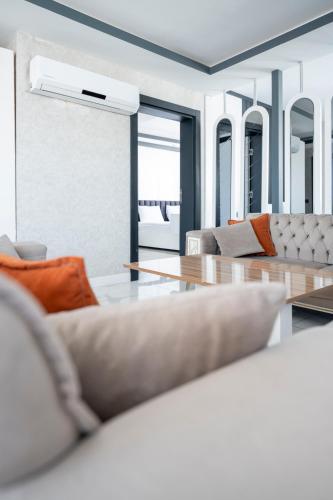 Ruang duduk di Maltepe MANHATTAN OTEL