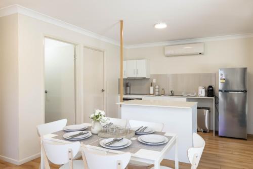 Η κουζίνα ή μικρή κουζίνα στο Smart Suites Self Check-in Apartments - S Stockport