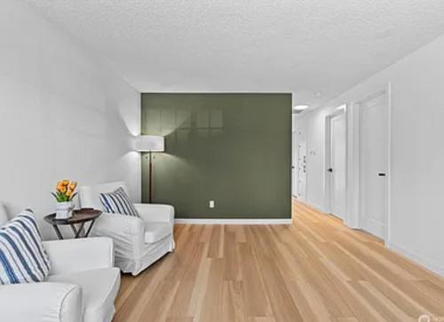 Φωτογραφία από το άλμπουμ του One bedroom with shared bathroom at Jellys Cozy Home σε Τακόμα