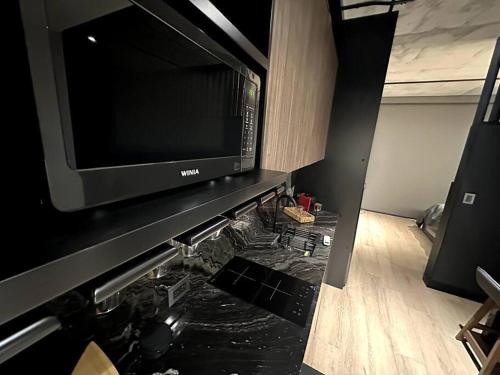 Een keuken of kitchenette bij Premier Monterrey Retreat 2