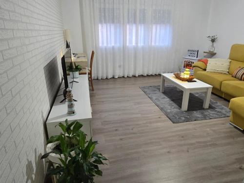 Spacious apartment with sea view in O Grove, 110 m²