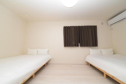NYHotel 3 新宿2階建て3室1バスルーム1シャワー2トイレ