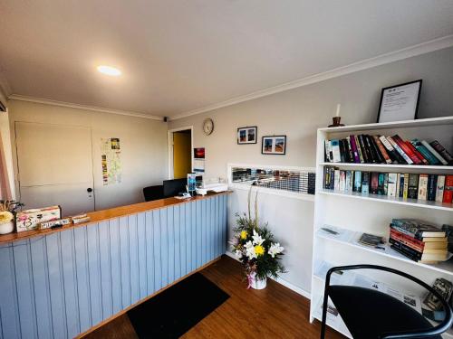 Perpustakaan di motel