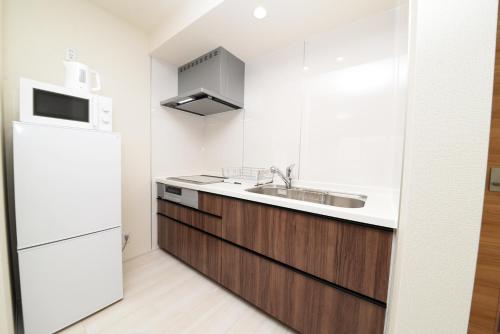 NYHotel 5 新宿2階建て4室1バスルーム1シャワー2トイレ