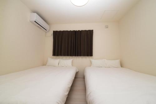 NYHotel 5 新宿2階建て4室1バスルーム1シャワー2トイレ