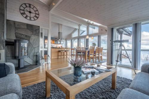 Un lugar para sentarse en Lofoten Links Lodges