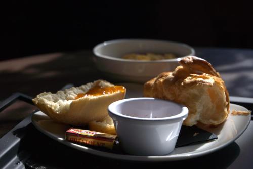 Jídlo v hostelu nebo okolí