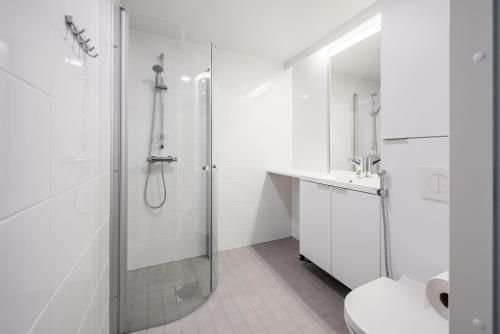 Ένα μπάνιο στο Forenom Aparthotel Kempele