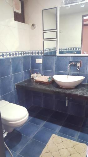 Ένα μπάνιο στο Casa Menezes - A Heritage Goan Homestay