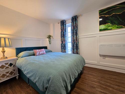 Cardiff flat with roof-terrace photo 13