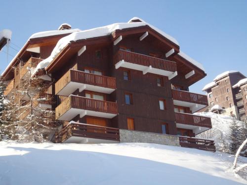 Photo de la galerie de l'établissement Duplex 2 Pièces avec Cabine, Confortable, Idéal Famille, Proche Pistes et Commerces - Les Allues - FR-1-182-181, à Méribel