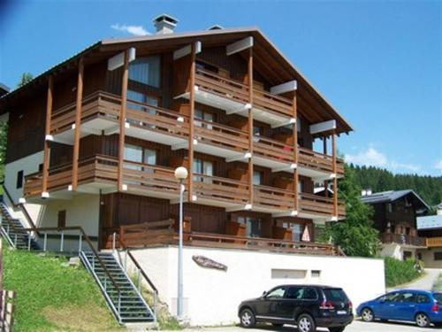 Photo de la galerie de l'établissement Saisies - Appart 2P rénové avec garage, animaux ok, wifi - FR-1-293-239, à Hauteluce