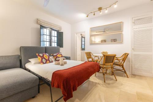 Charming apartment at Plaza Alameda
