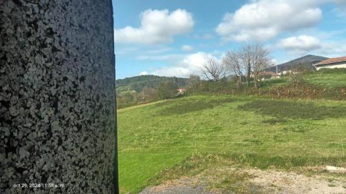 a view of a field from a pole at Casa rural Lastoetxe in Larrauri