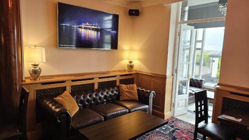 The Royal Hotel photo 68