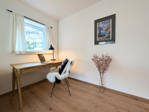 Sunny 3-Bedroom Apartment with Balcony & Parking
