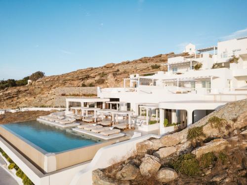 Lovia Mykonosの敷地内または近くにあるプール