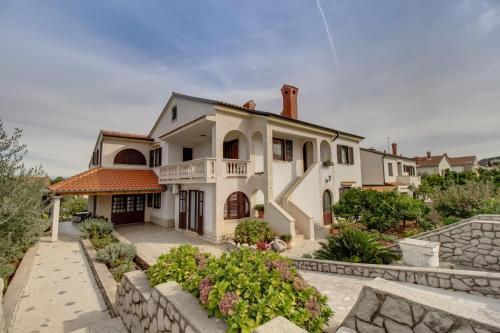 Apartments Franjo