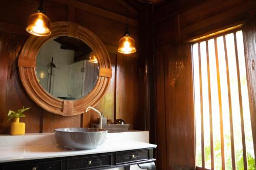 Fotografie z fotogalerie ubytování เรือนไทยพราวพิมาน Proudpiman Thai Heritage House v destinaci Ban Bang Toei (1)