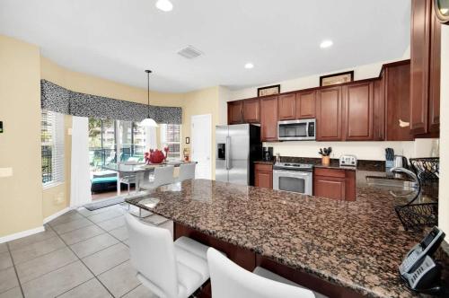Windsor Hills Dream Private Screened Pool Home photo 16