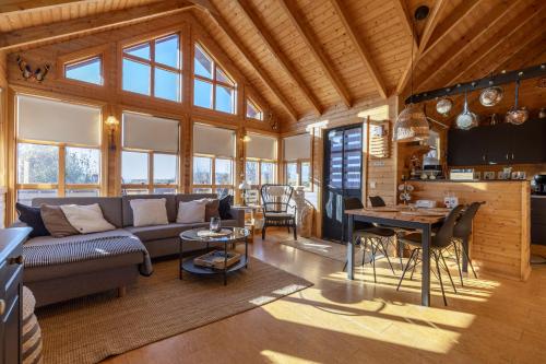 Φωτογραφία από το άλμπουμ του 3BR Cabin in the Middle of Golden Circle στο Σέλφος