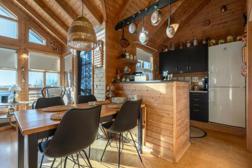 Φωτογραφία από το άλμπουμ του 3BR Cabin in the Middle of Golden Circle στο Σέλφος