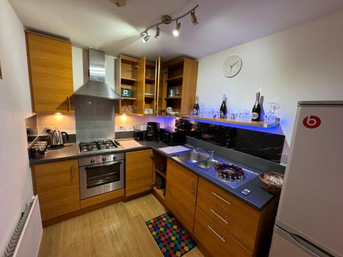 Kuchyň nebo kuchyňský kout v ubytování WindyS Grays Smart Home, you will love it