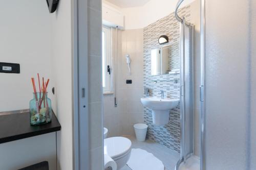 Koupelna v ubytování Hotel Saint Tropez - Pineto