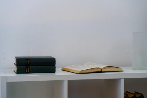 Perpustakaan di apartmen