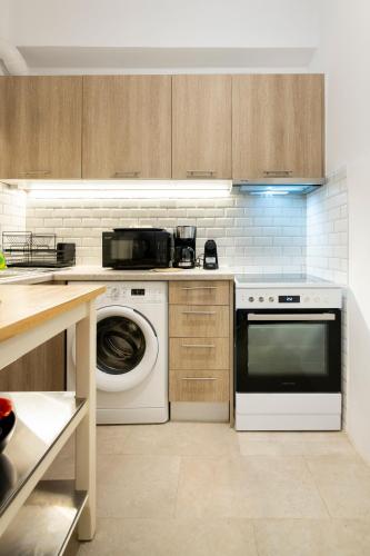 Chic One-Bedroom retreat near Panathenaic Stadium