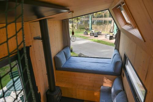 Posezení v ubytování Tiny House Pioneer 1 - Green Tiny Spot Friesland