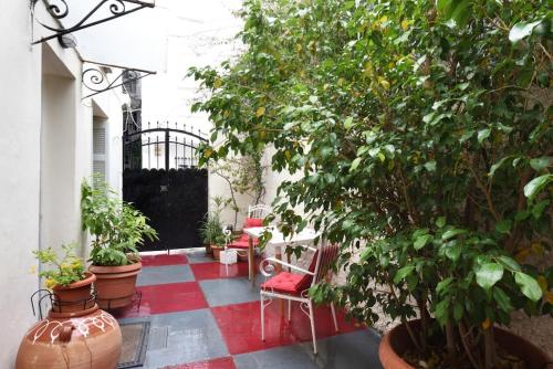 Κήπος έξω από το Charming Stone house, 500 meters to Acropolis