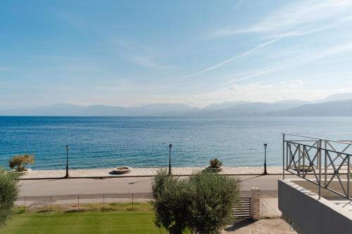 Nafpaktos Shingle Villa